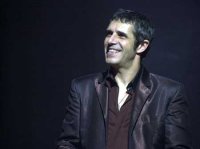 Julien – ah, qu’il est beau – Clerc